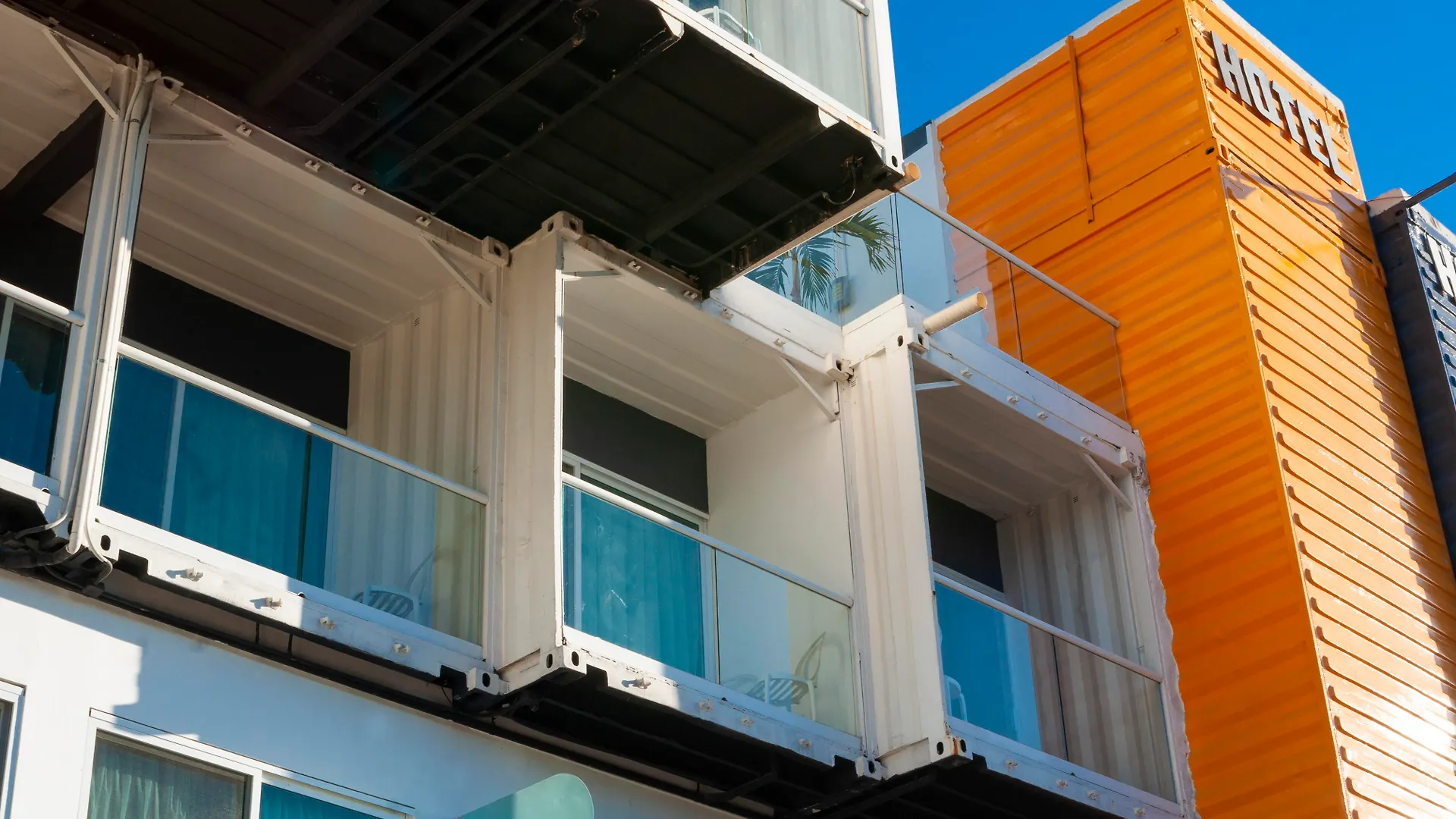 ***  Container Inn Hotel Aeropuerto Puerto Vallarta Mexico