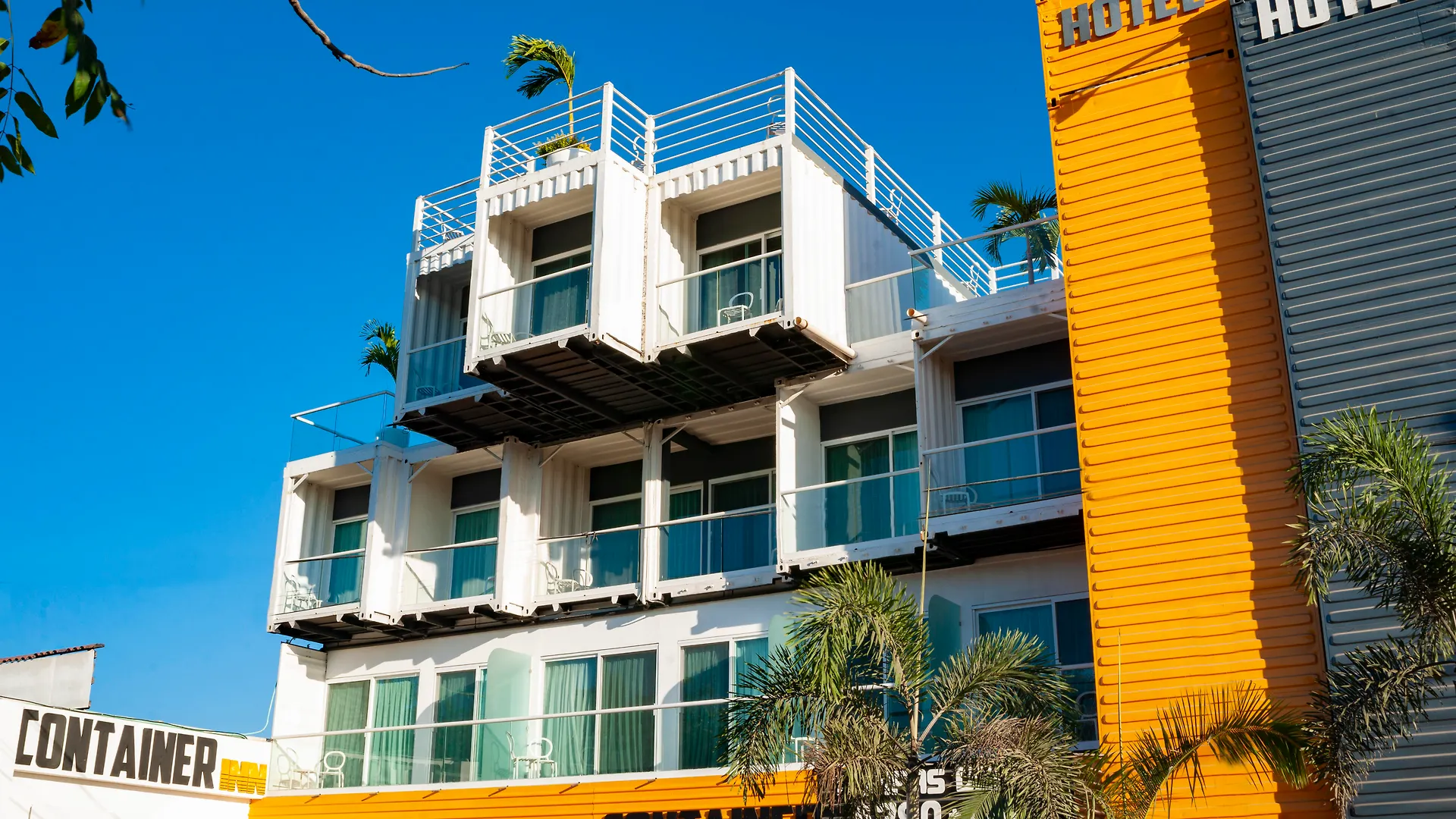 Container Inn Hotel Aeropuerto Puerto Vallarta